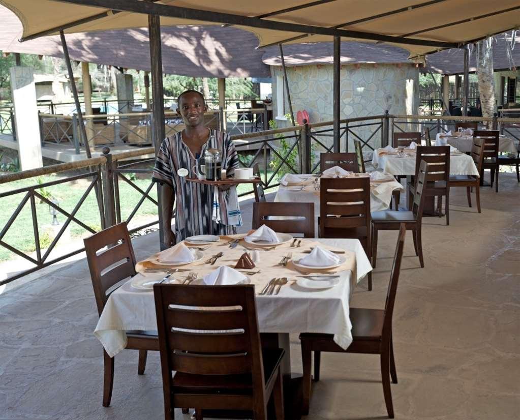 Ashnil Samburu Camp Hotel Restaurant foto